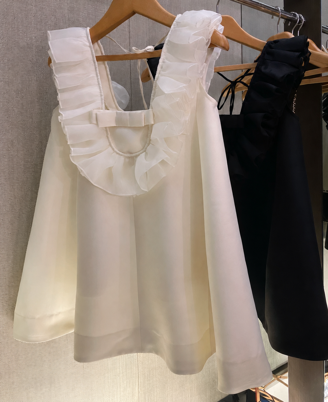 フリルラッフル×バックリボン チュールフレアAラインミニワンピース