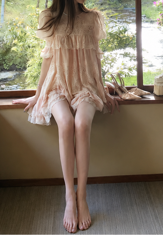 パフスリーブ・ガーリーレースミニワンピ