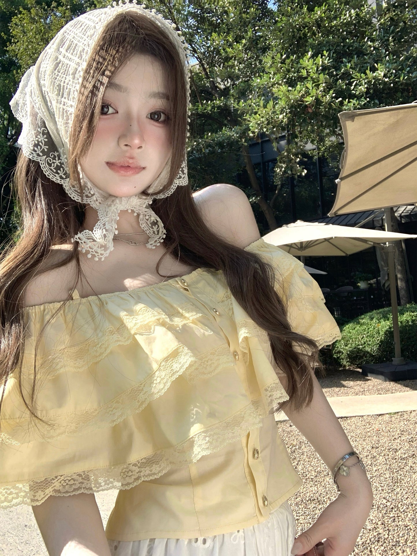 クリームシフォン・ラッフルオフショルブラウス