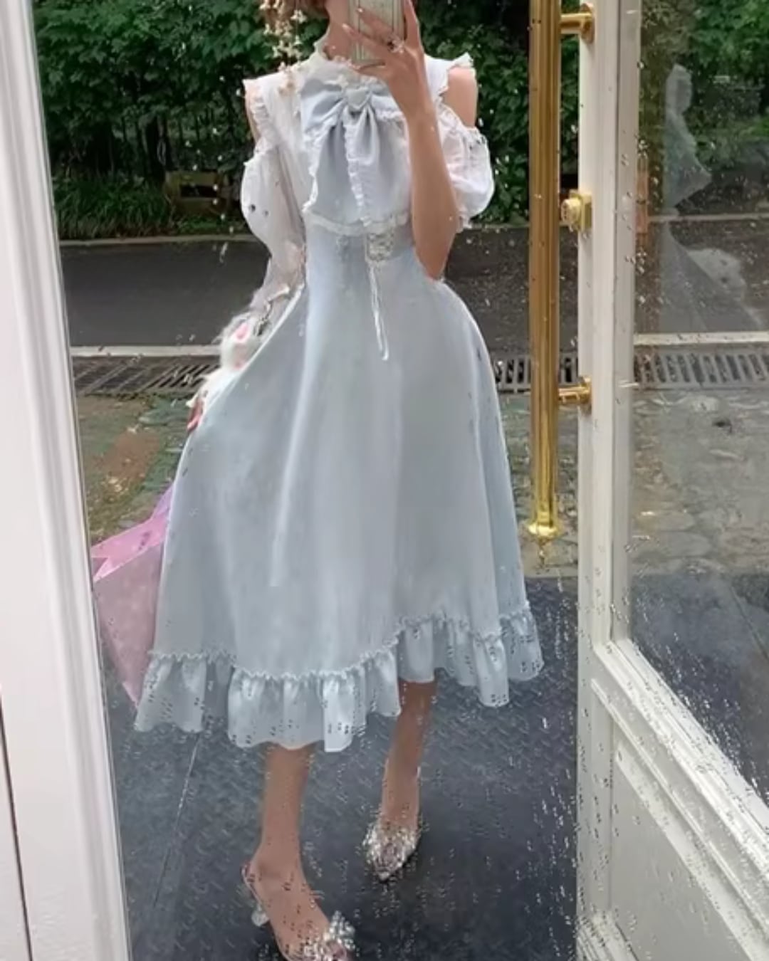 アイスブルー・リボンフリルドレス